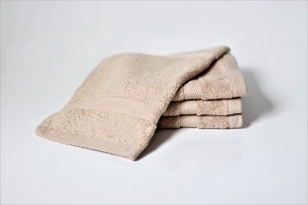 luxor spa face flannels in coffee brown 4 pack wash cloths